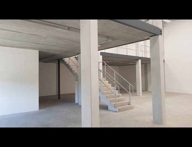 499M² FACTORY TO LET IN STIKLAND INDUSTRIAL